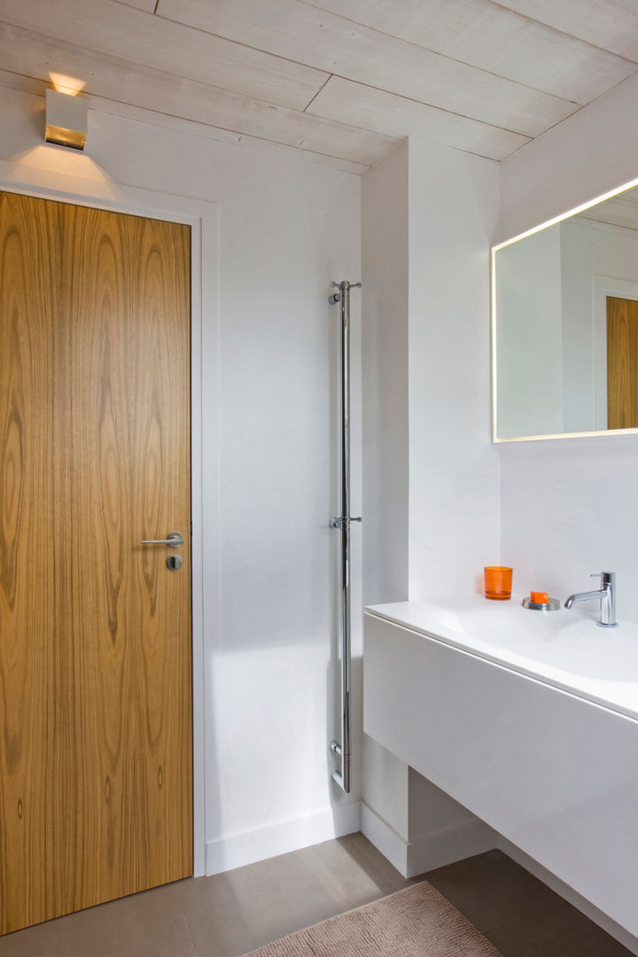 Maison ossature bois, blackStones blackStones Modern Bathroom