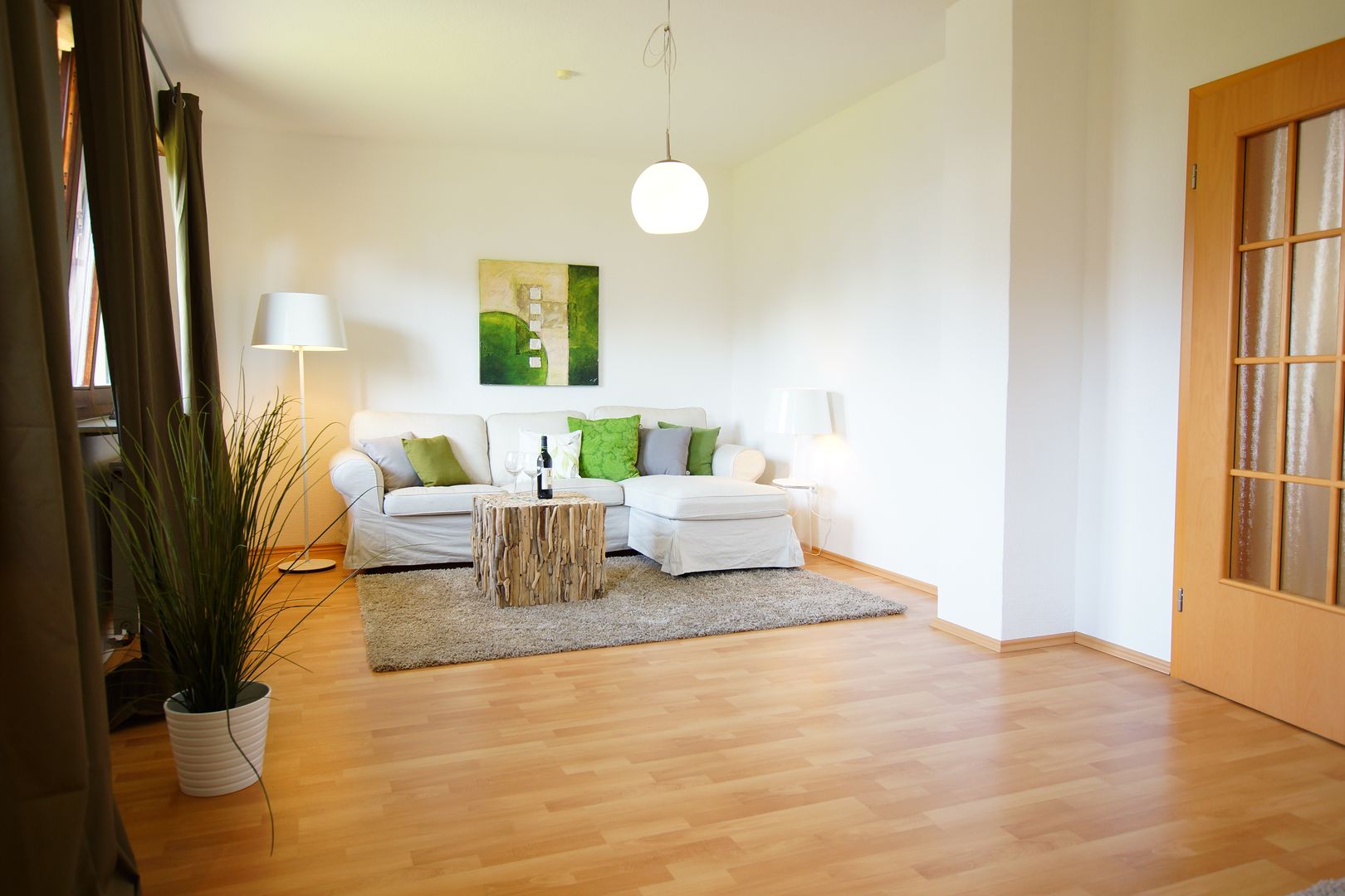 Wohnzimmer NACHHER HomeStagingDE Salones modernos