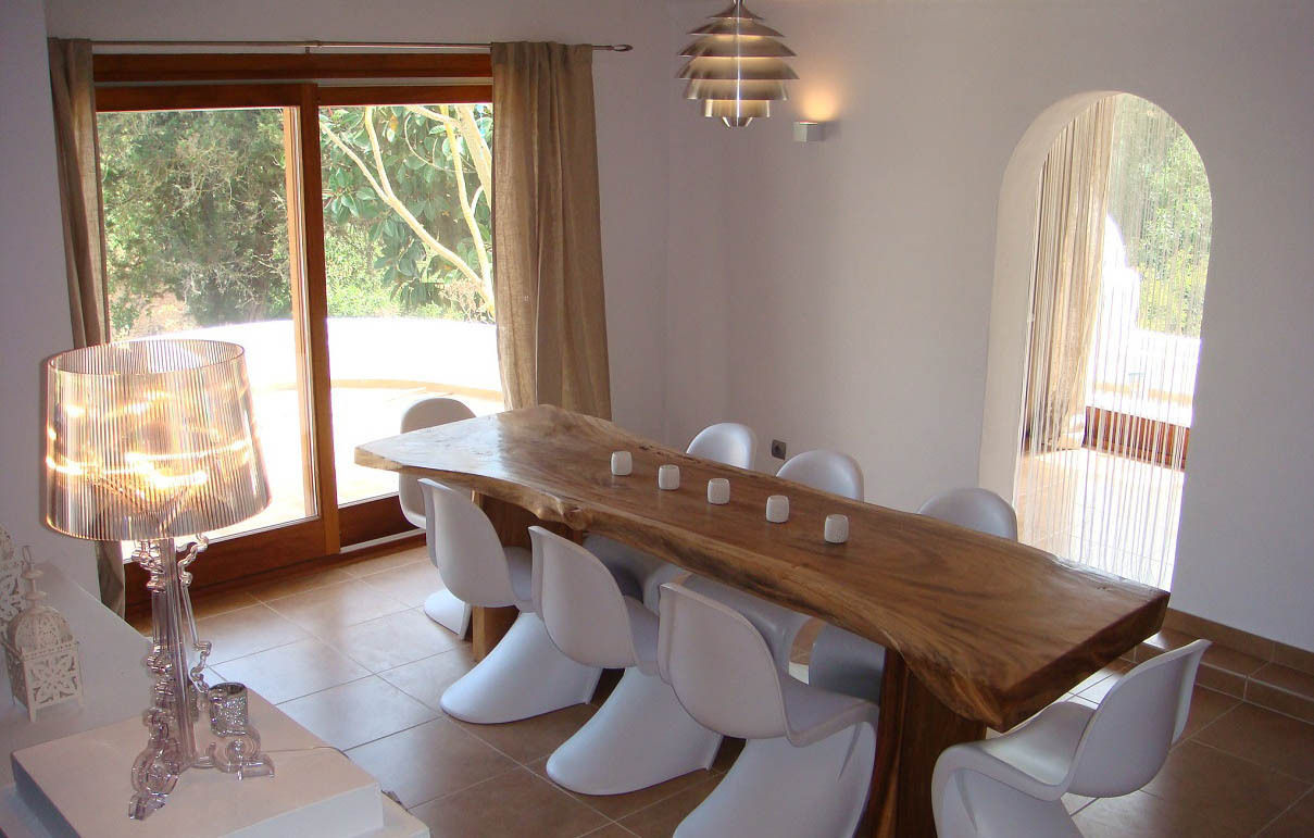 Dining area homify Mediterranean style dining room