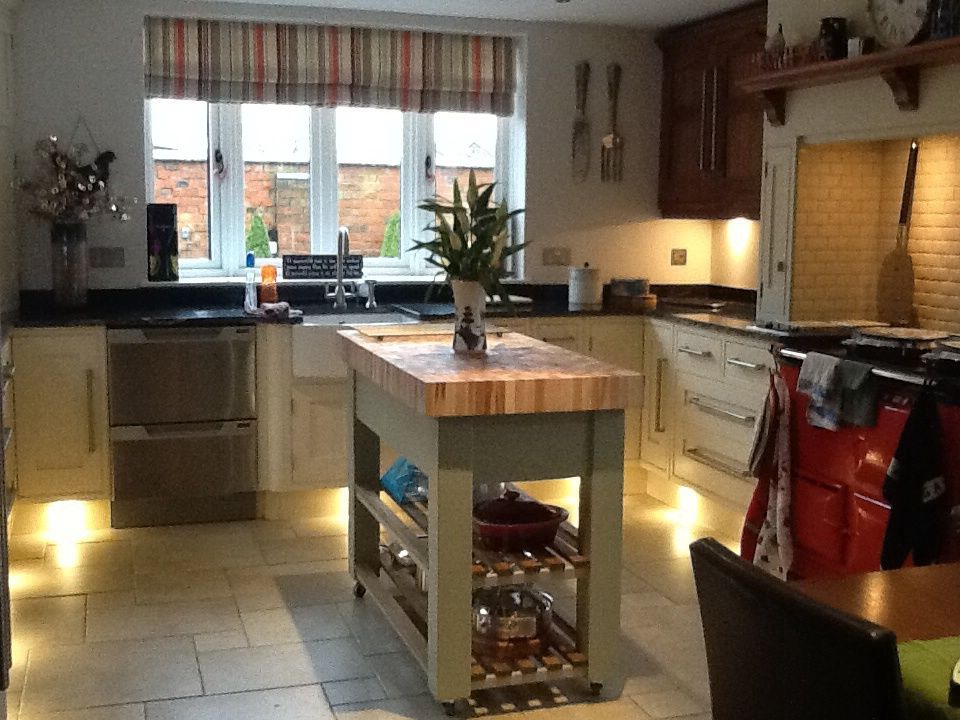 Kitchen Island - Butchers Block Country Interiors منازل