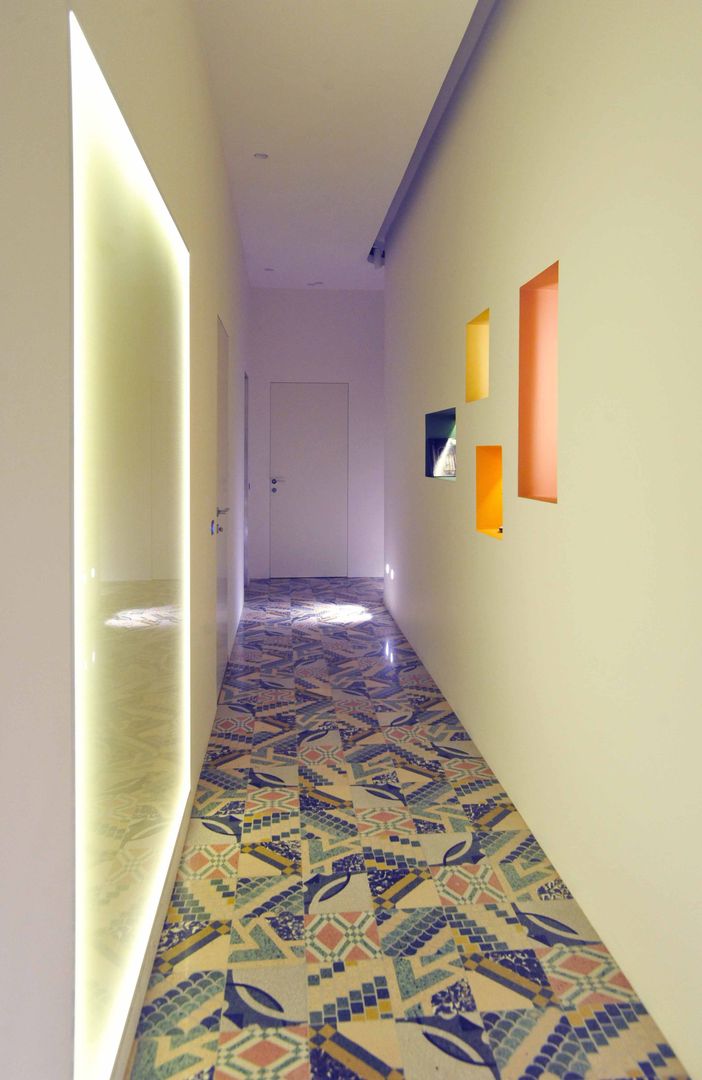 Interior Irsina_MATERA, B+P architetti B+P architetti Modern Corridor, Hallway and Staircase