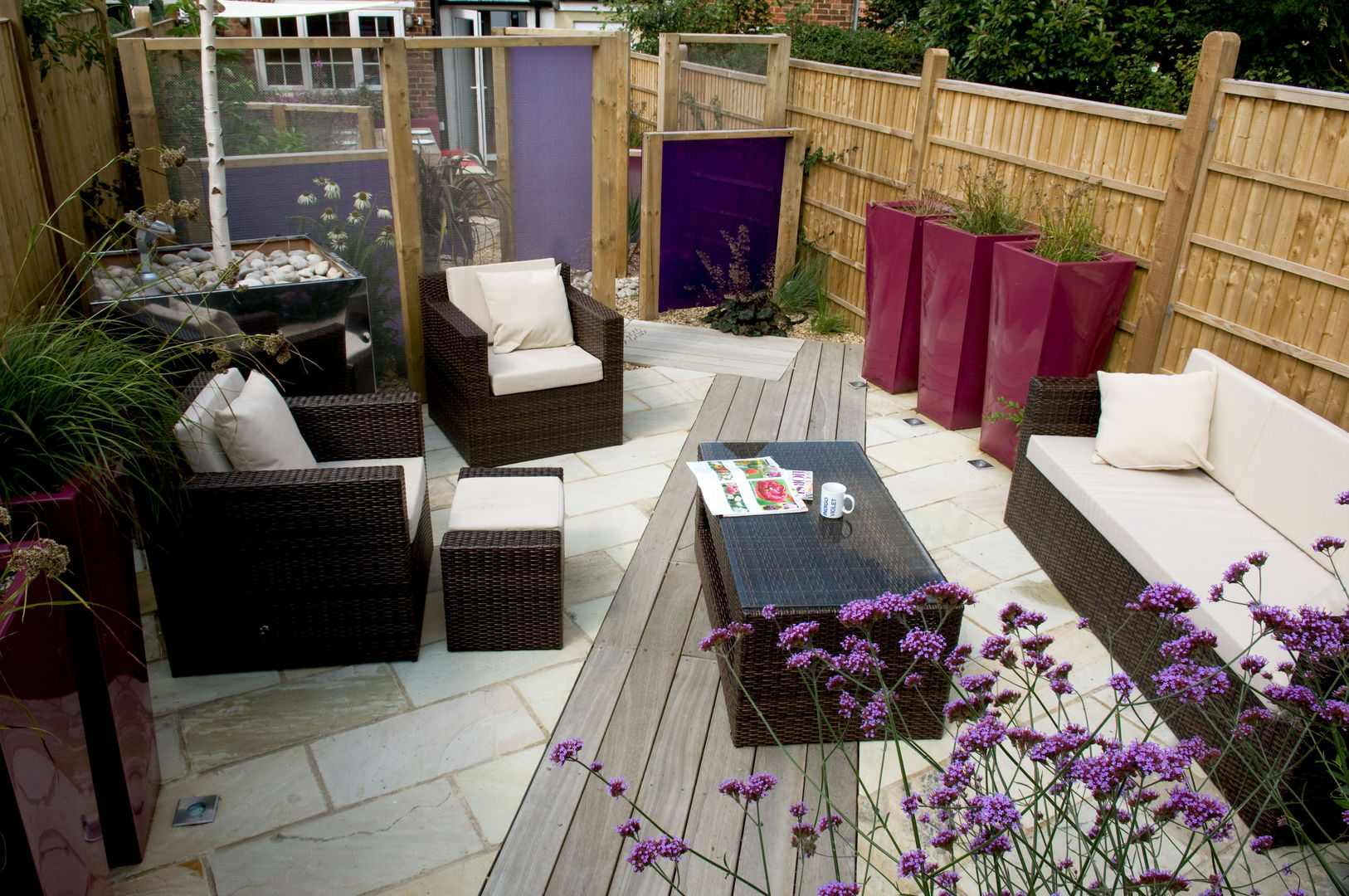 Party garden in Sevenoaks, Kent, Earth Designs Earth Designs Modern garden