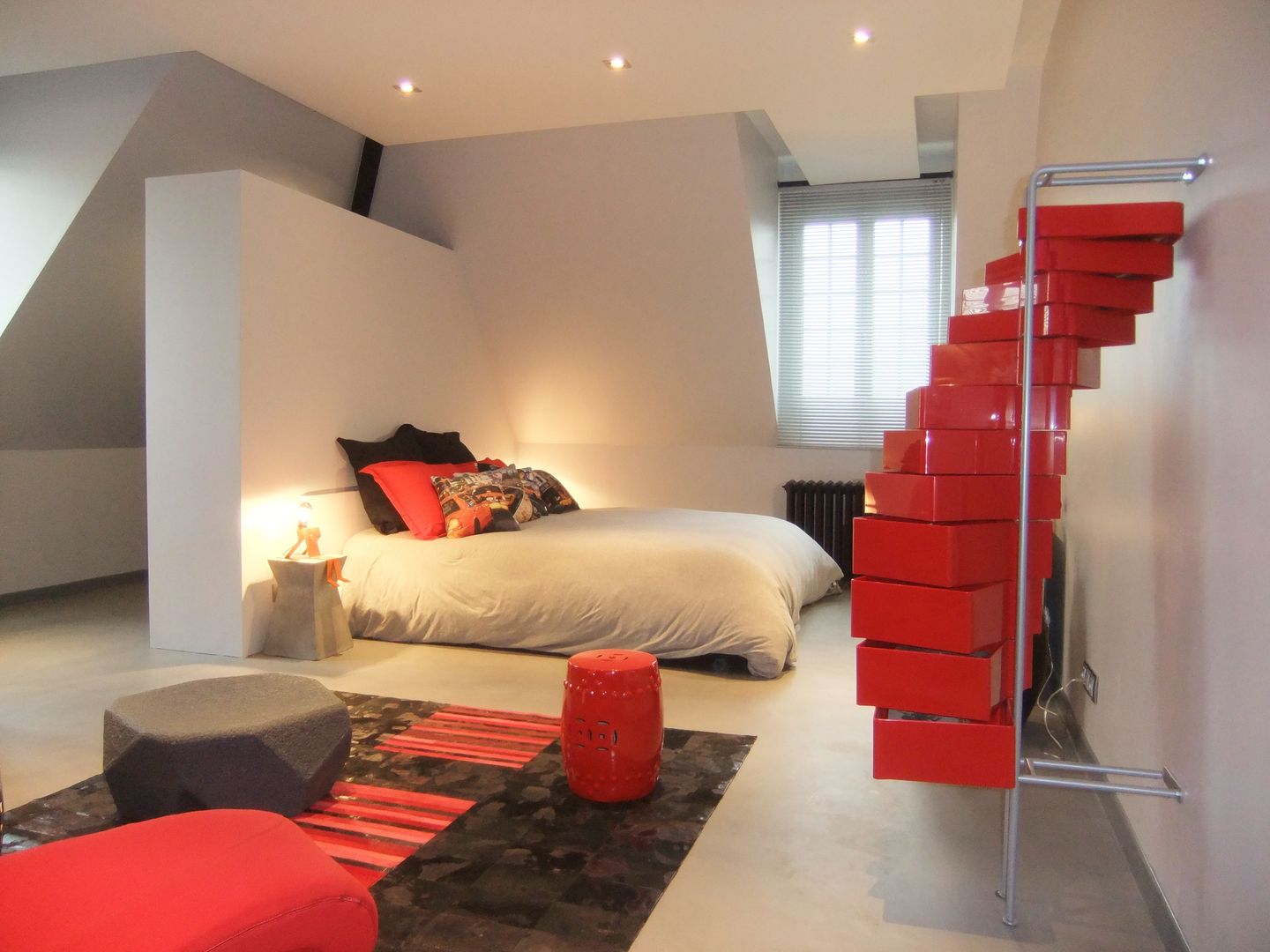 ​Rénovation du dernier étage d'une villa dans un esprit loft, HOME feeling HOME feeling غرفة نوم