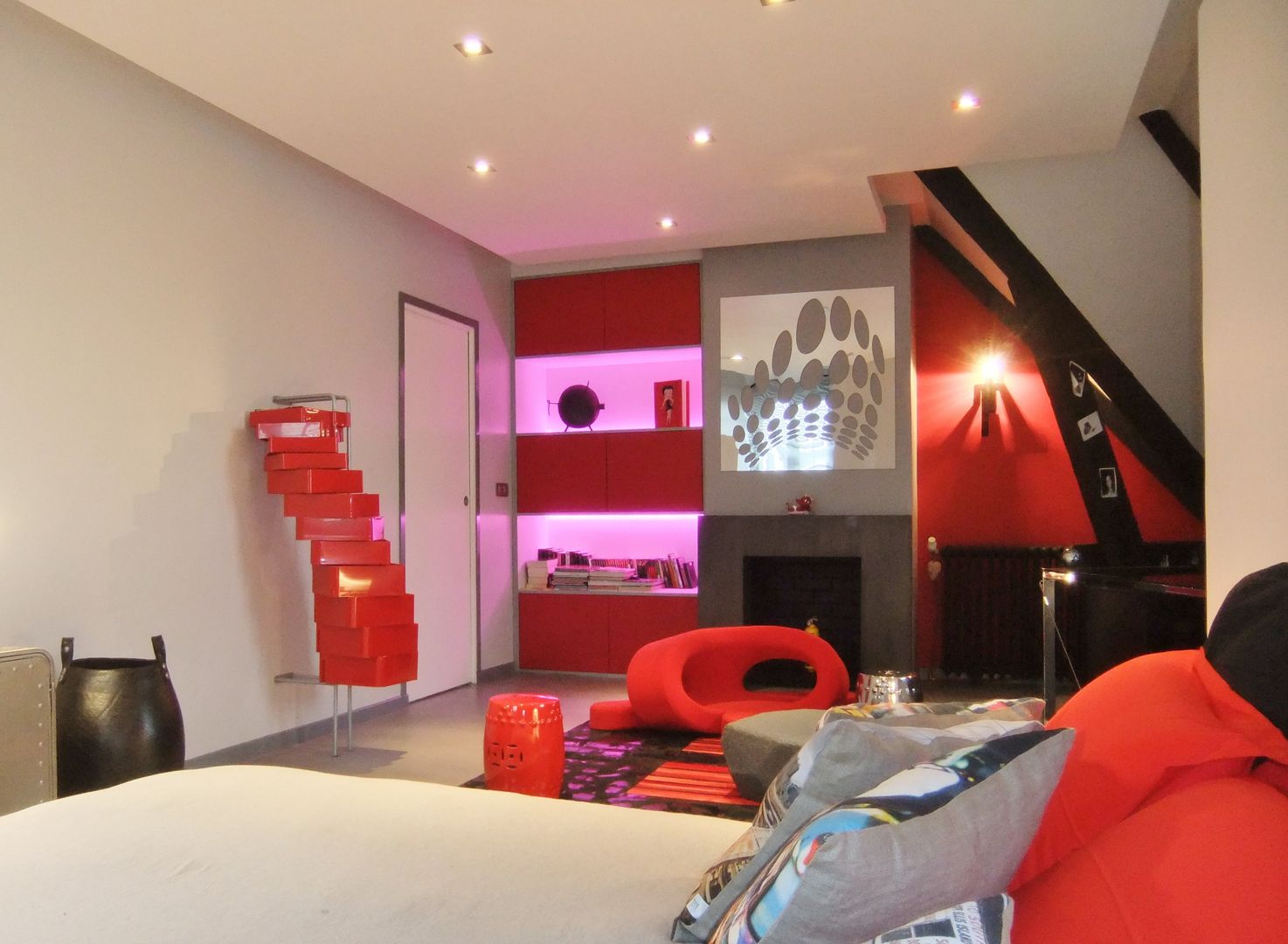 ​Rénovation du dernier étage d'une villa dans un esprit loft, HOME feeling HOME feeling ห้องนั่งเล่น