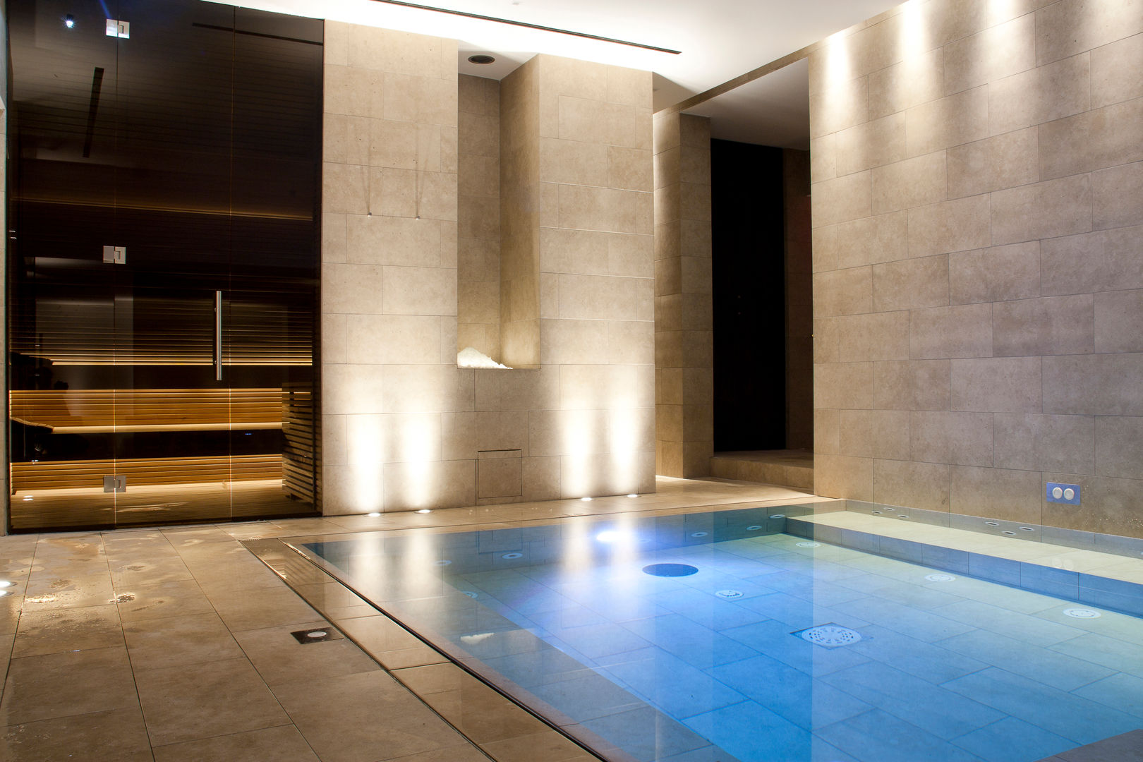 Queen Mary Day Spa, Ceramiche Refin S.p.A. Ceramiche Refin S.p.A. Modern Pool