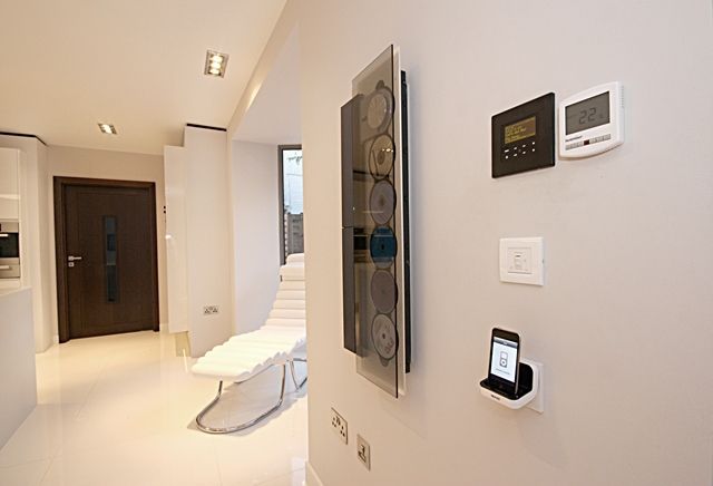 Automation System Control Inspire Audio Visual Corredores, halls e escadas modernos