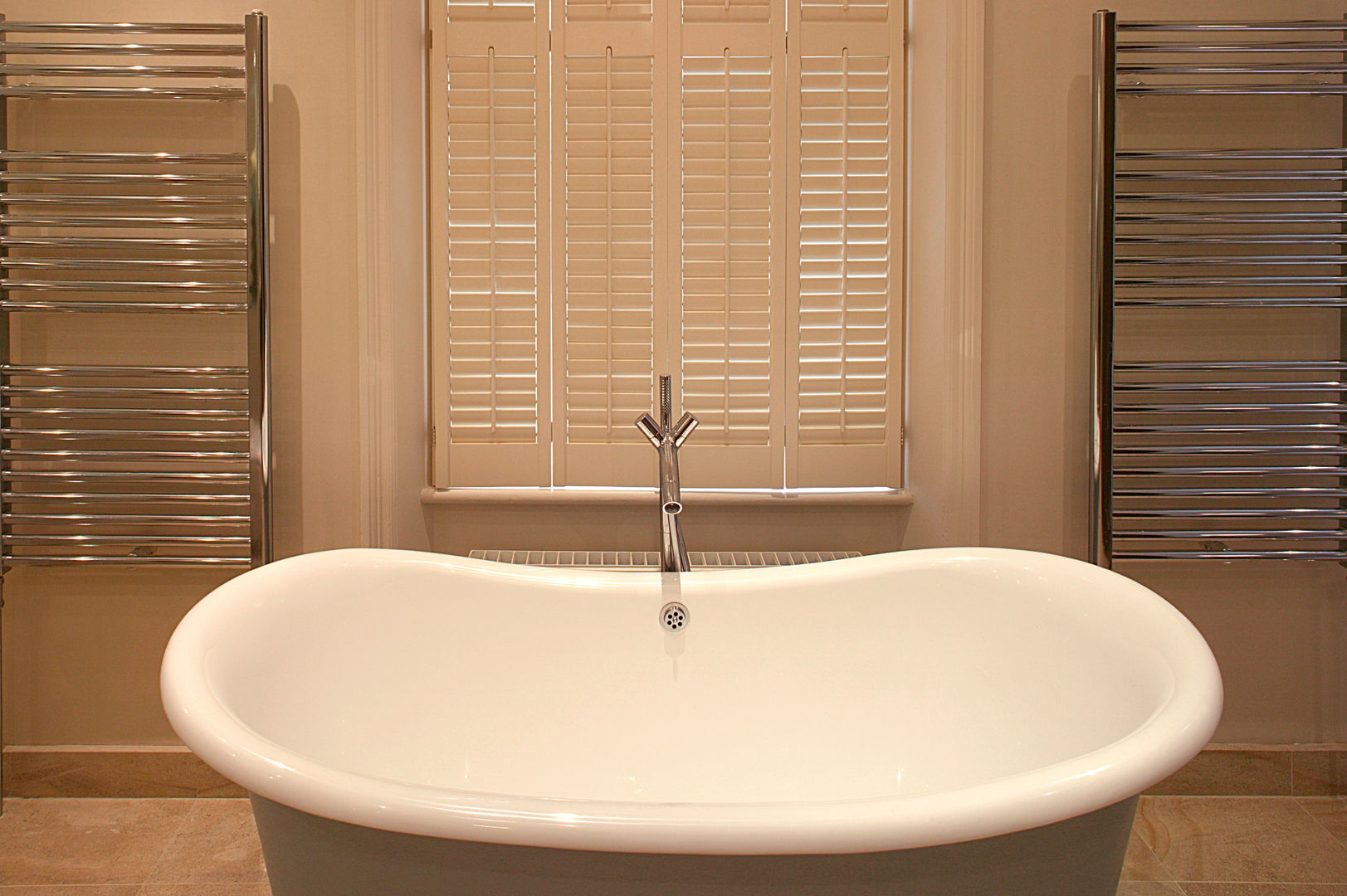 Belsize Park Hélène Dabrowski Interiors Modern bathroom