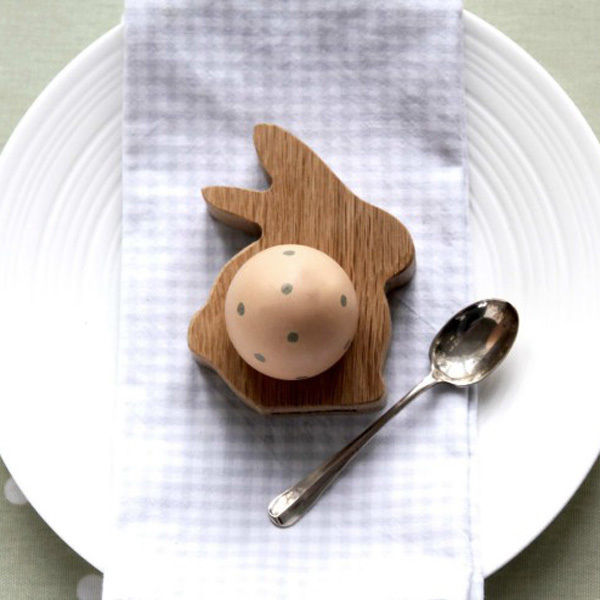 The little bunny egg cup homify Cocinas de estilo ecléctico Vasos, cubiertos y vajilla
