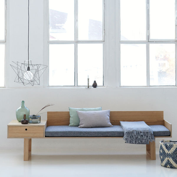 The Norman Day bench homify Salas modernas Sofás y sillones