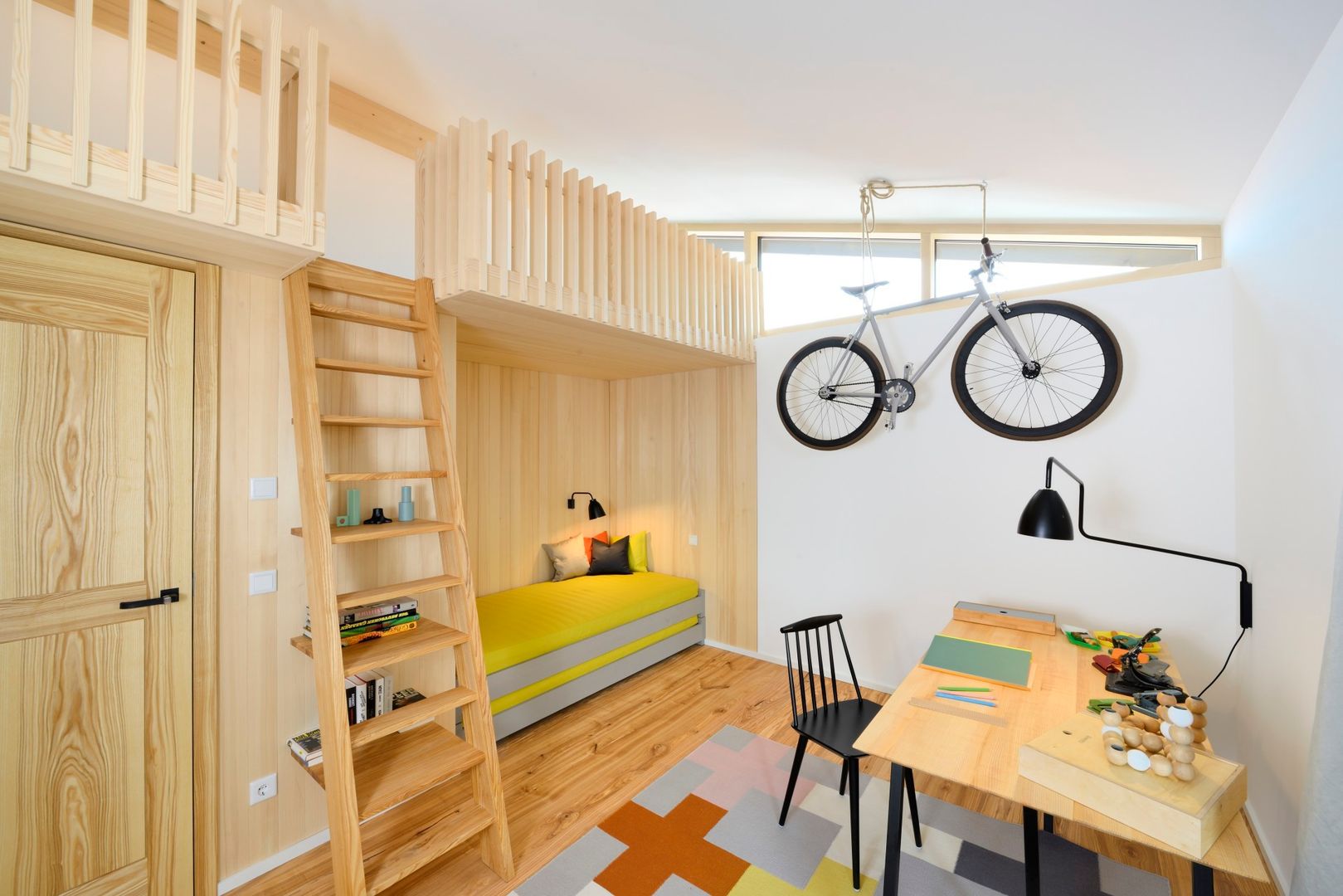 Alpenchic, Bau-Fritz GmbH & Co. KG Bau-Fritz GmbH & Co. KG Nursery/kid’s room Beds & cribs