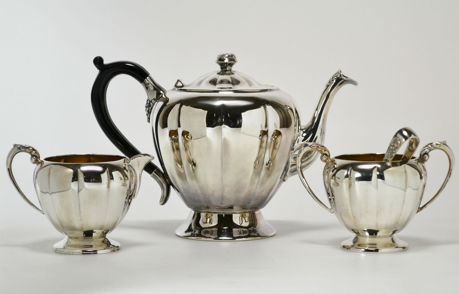 Tea Time, Lavish Shoestring Lavish Shoestring Dining room Crockery & glassware