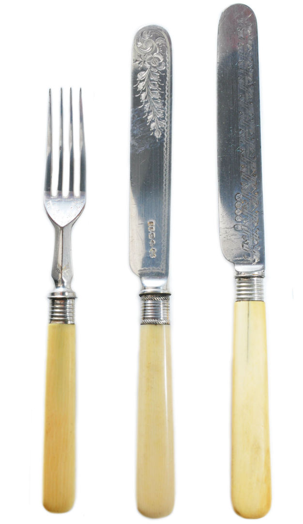 Dining - Cutlery, Lavish Shoestring Lavish Shoestring クラシックデザインの ダイニング 食器＆ガラス製品