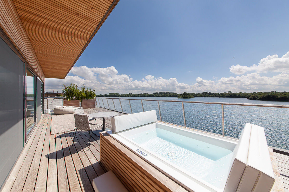 Lakes By Yoo 2, Future Light Design Future Light Design Balcony, veranda & terrace