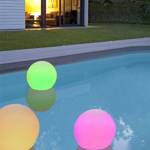 LÁMPARA EXTERIOR LED-RGB beZeep.es Jardines: Ideas, diseños y decoración Iluminación