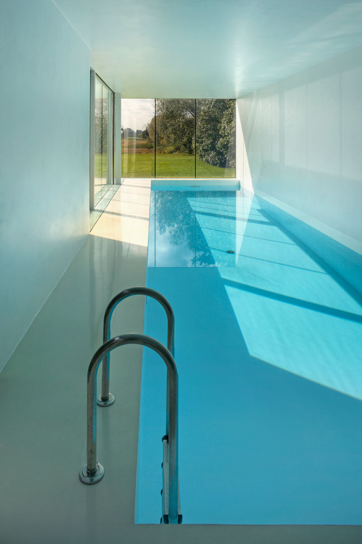 Safe House, KWK Promes KWK Promes Pool design ideas