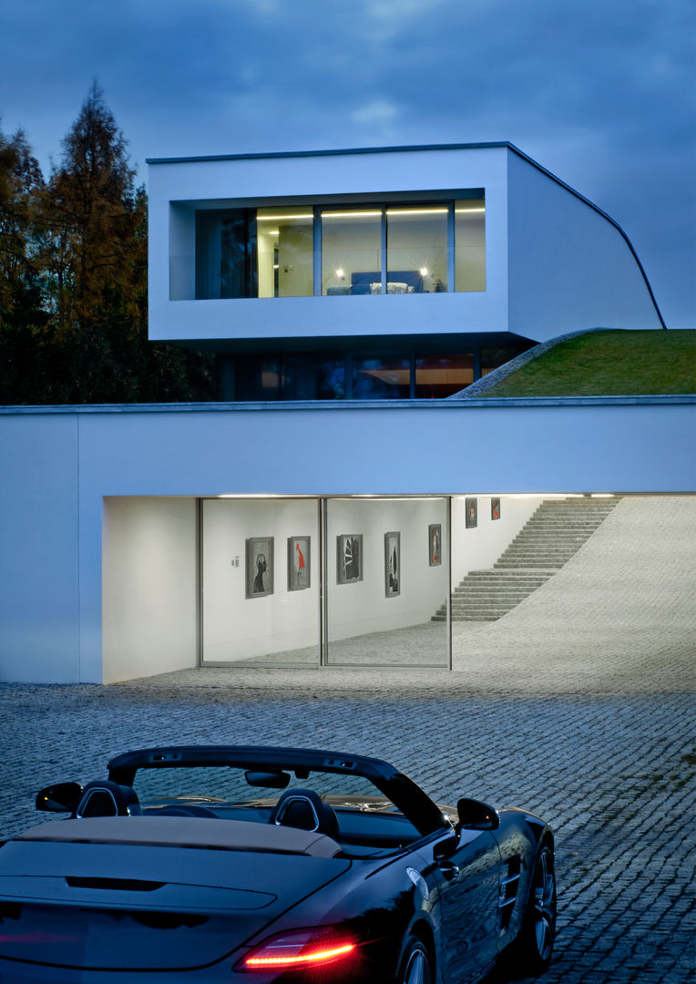 Autofamily House, KWK Promes KWK Promes Shed & garage design ideas