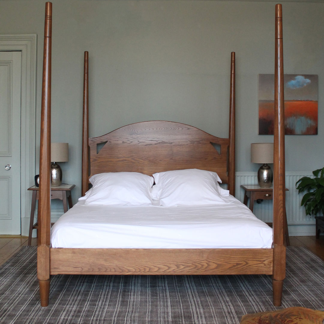 York Four Poster Bed, TurnPost TurnPost Cuartos de estilo clásico Camas y cabeceras