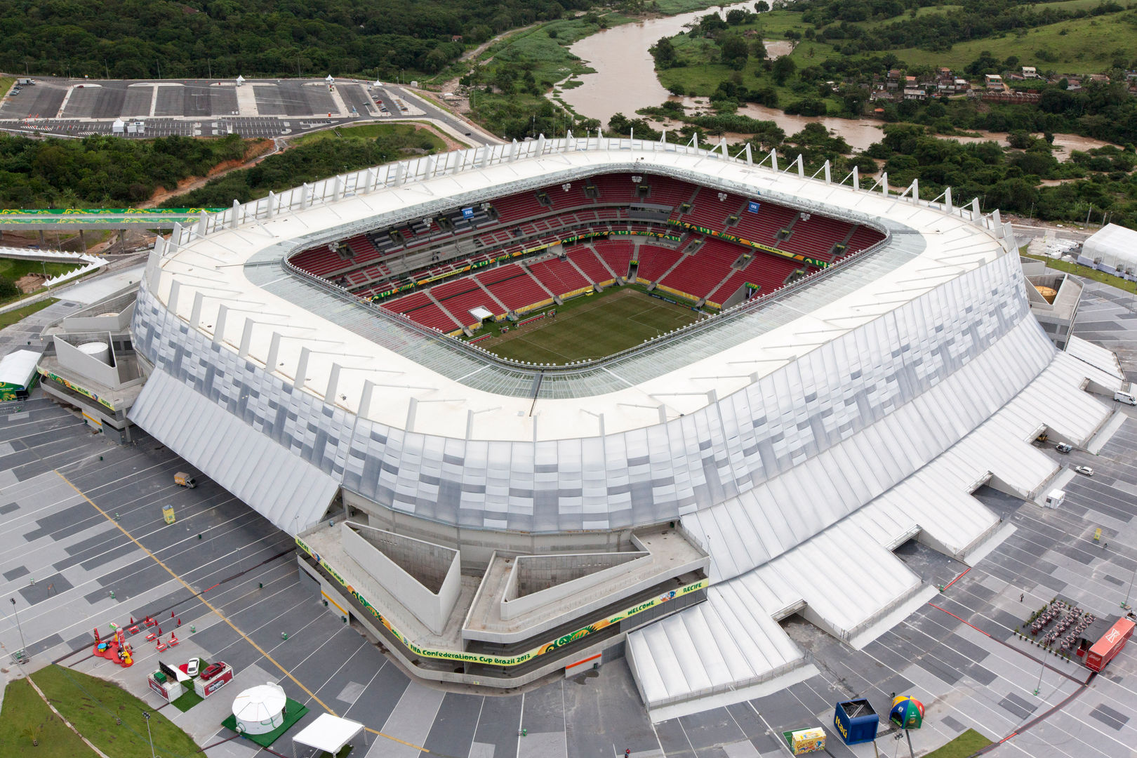 Arena Pernambuco , Fernandes Fernandes Ticari alanlar