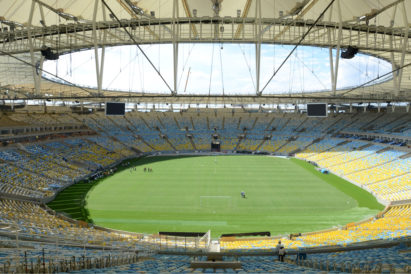 Arena Maracanã, Fernandes Fernandes Commercial spaces