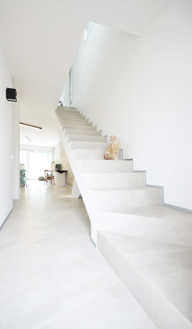 house studio: living workshop, francesco valentini architetto francesco valentini architetto Couloir, entrée, escaliers modernes