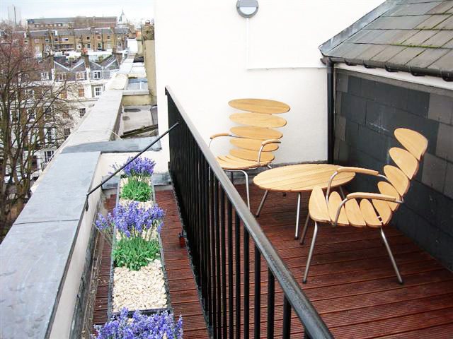 ​PROJECT: A 2-bed apartment in Bayswater. AH Interior Design Modern style balcony, porch & terrace