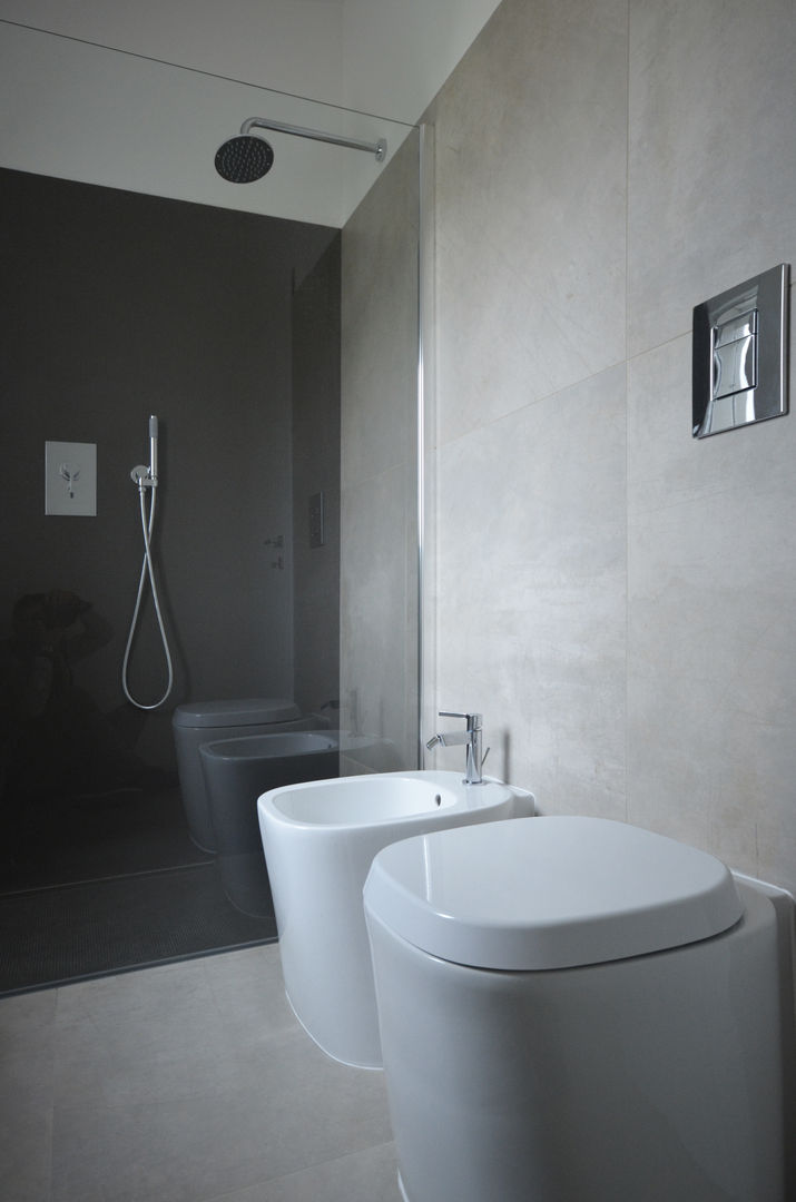 house studio: living workshop, francesco valentini architetto francesco valentini architetto Modern bathroom