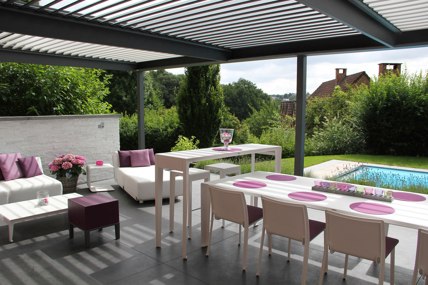 The BIOCLIMATIC Pergola by SOLISYSTEME, SOLISYSTEME SOLISYSTEME Cobertizos