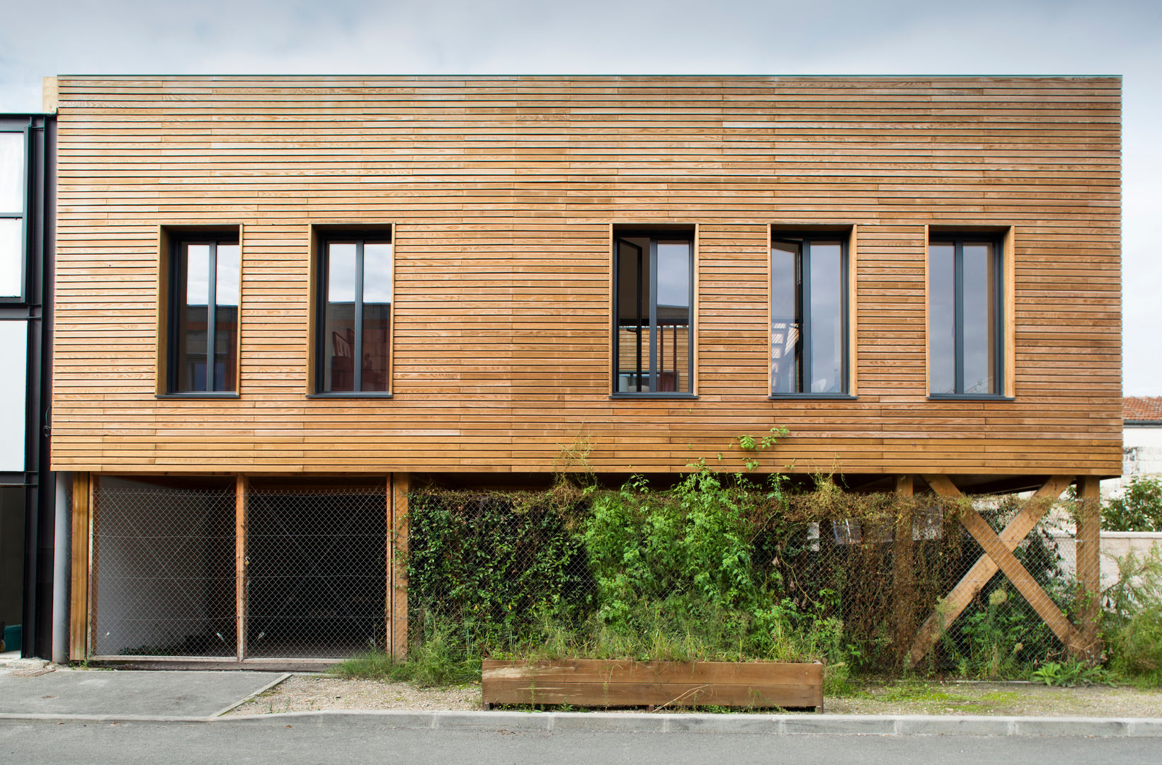 MAISON BBC - BORDEAUX-BASTIDE POLY RYTHMIC ARCHITECTURE Espaces commerciaux Centre d’expositions