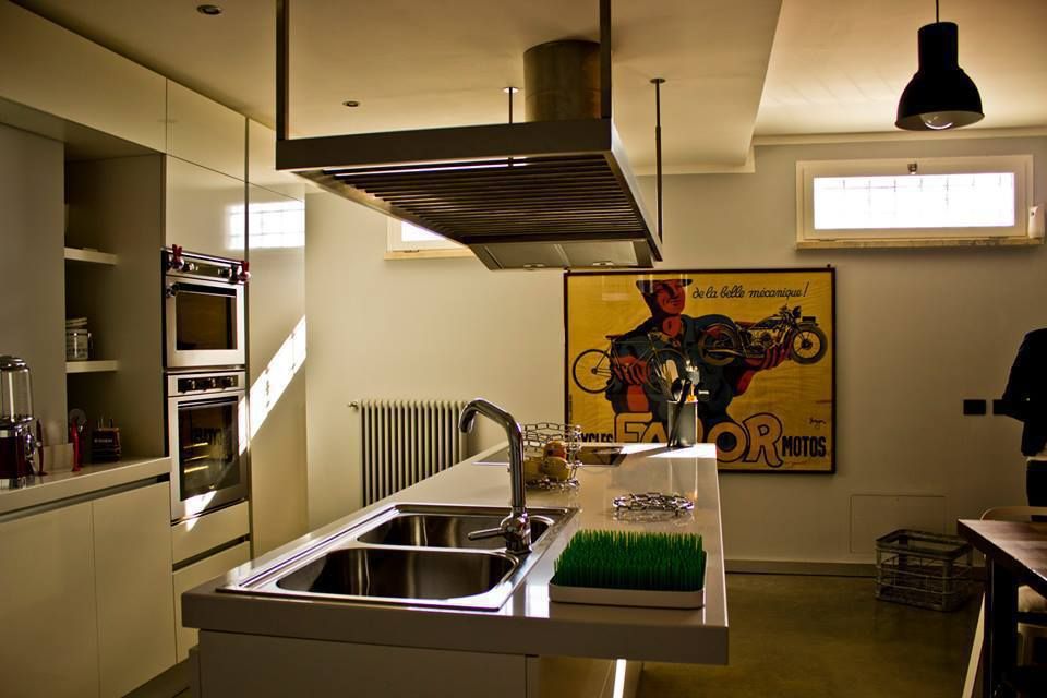 l.o.f.t., deltastudio deltastudio インダストリアルデザインの キッチン