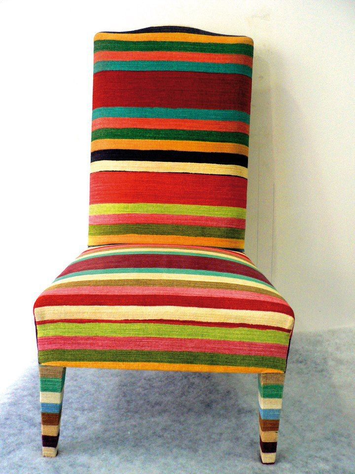 Chaise Rayée, Scenes d'interieuR Scenes d'interieuR غرفة المعيشة Stools & chairs