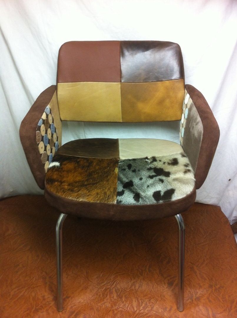 Fauteuil 1960 en patchwork "peaux" , Scenes d'interieuR Scenes d'interieuR 客廳 沙發與扶手椅