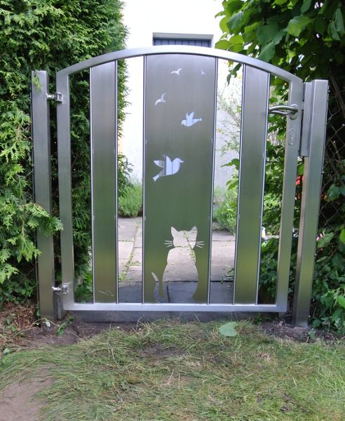 Custom Stainless Steel Garden Gates Edelstahl Atelier Crouse: Modern Bahçe