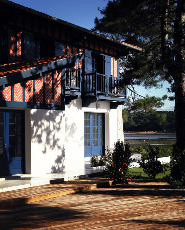 Sur le Bord du lac, EURL Cyril DULAU architecte EURL Cyril DULAU architecte Interior design