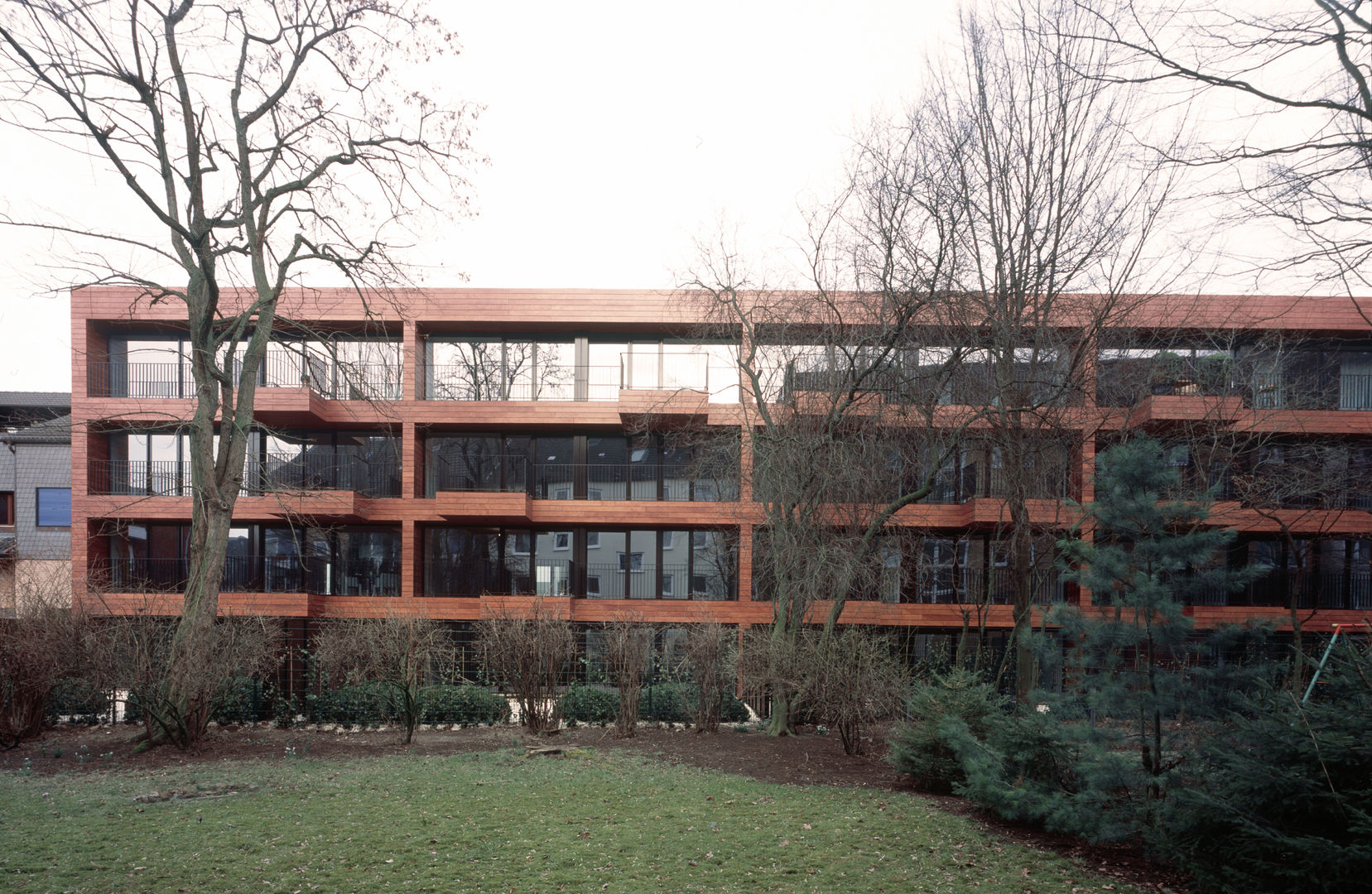 Bogenallee Wohnen [+], blauraum architekten blauraum architekten Rumah keluarga besar