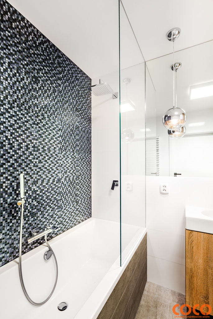 Lazurowe mieszkanie, COCO Pracownia projektowania wnętrz COCO Pracownia projektowania wnętrz Modern bathroom