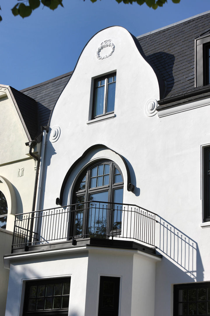 Stadthaus Winterhude, Andreas Edye Architekten Andreas Edye Architekten Modern balcony, veranda & terrace