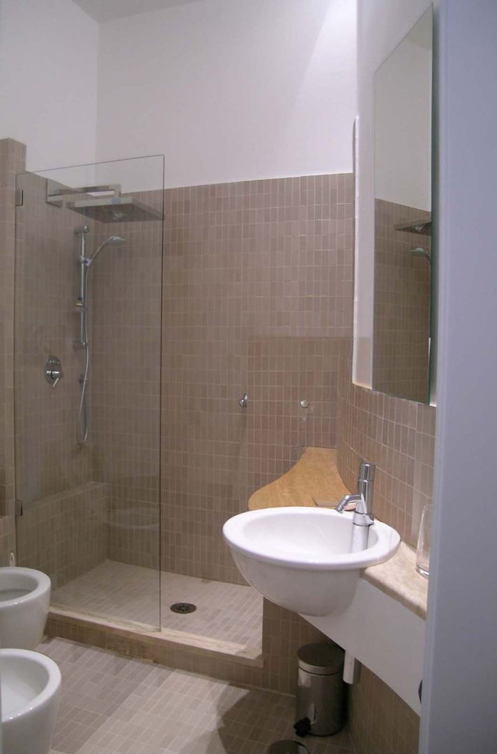 ristrutturazione d'interni (NA), Pecoramelloarchitetti Pecoramelloarchitetti Modern bathroom