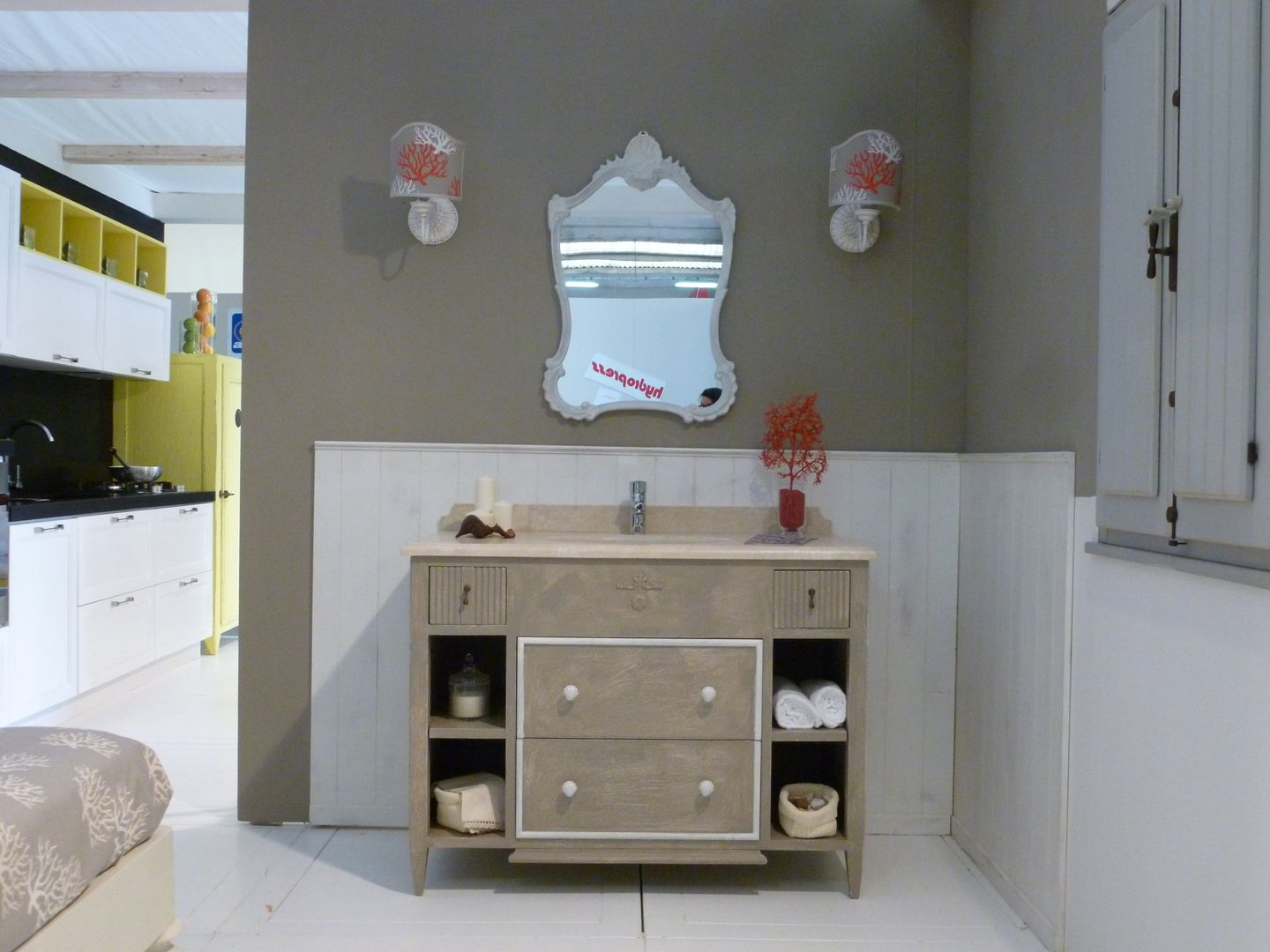 homify Mediterrane badkamers Wastafels