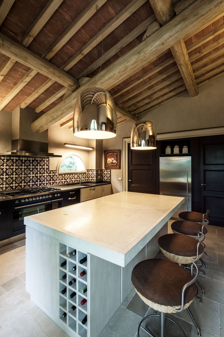 Villa in Toscana, Miidesign Miidesign 地中海デザインの キッチン