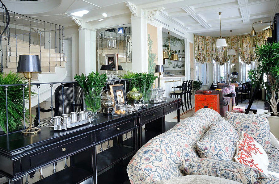 Гринфилд, DecorAndDesign DecorAndDesign Salon classique