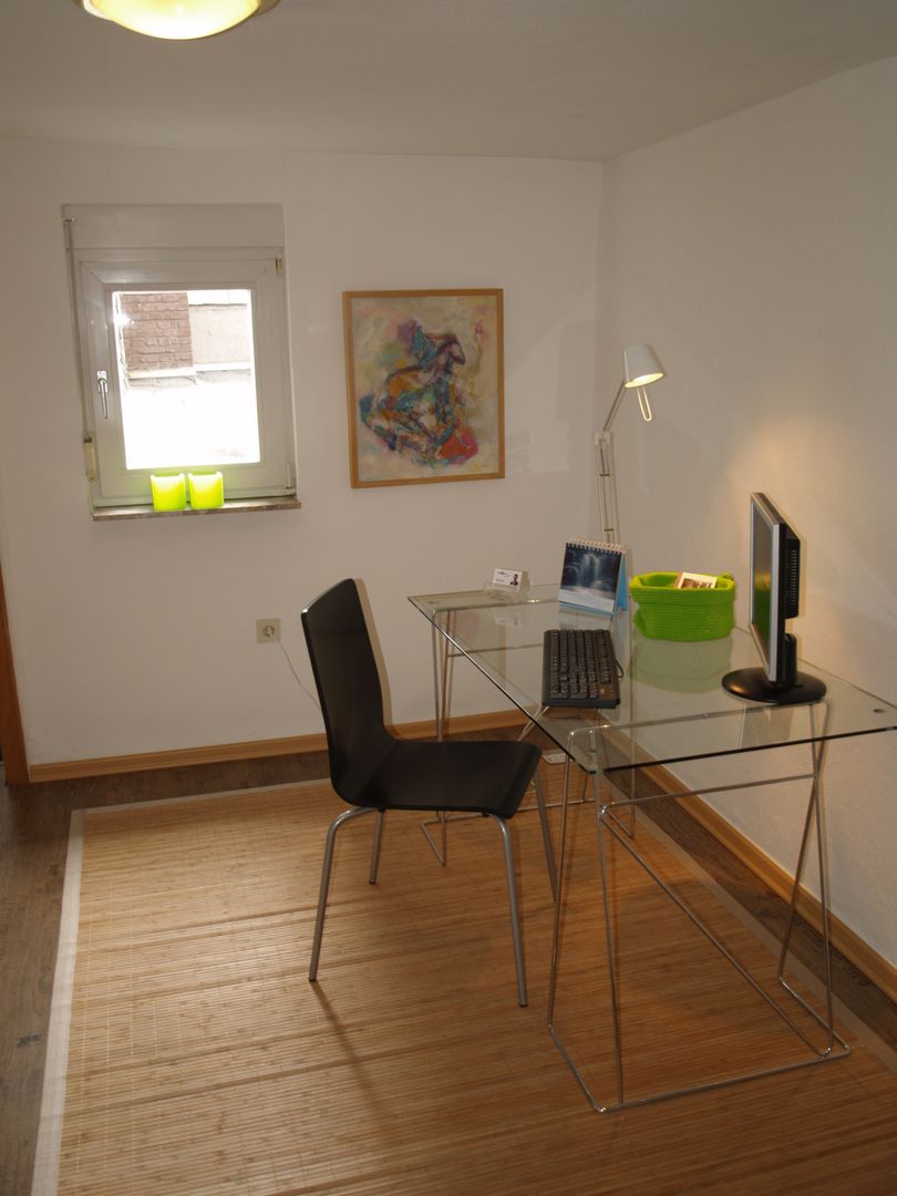 Arbeitszimmer nach dem Staging Raumpraesenz-Homestaging