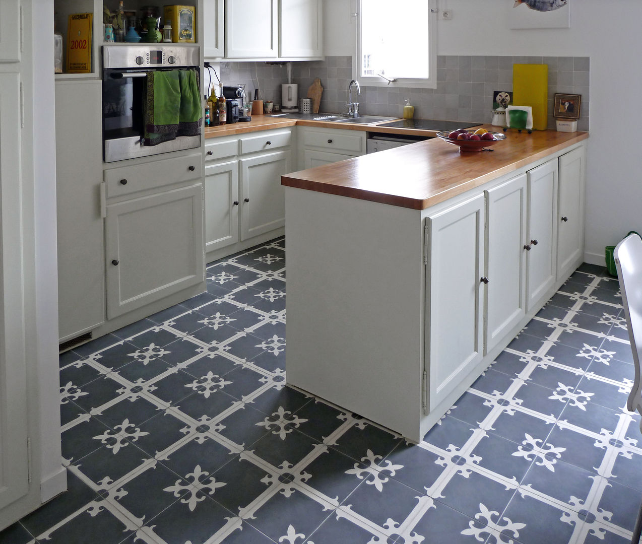 Encaustic Cement Tiles with Endless Pattern Combination, Original Features Original Features Стены и пол в средиземноморском стиле Плитка