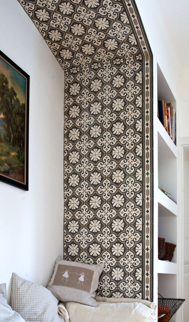 Encaustic Cement Tiles with Endless Pattern Combination, Original Features Original Features Стены и пол в средиземноморском стиле Плитка
