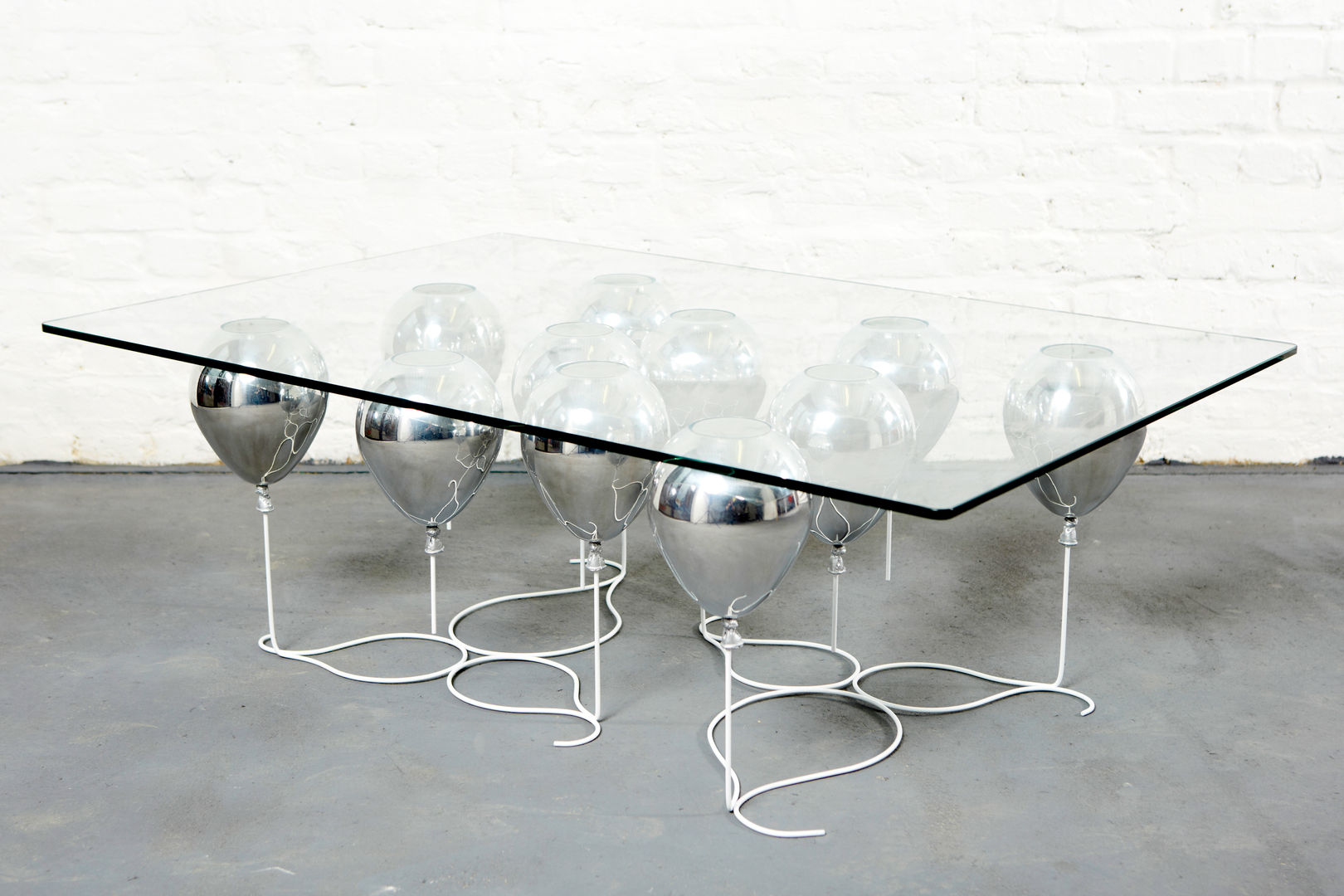 The Up Balloon Coffee Table silver Duffy London Livings Mesas de centro y auxiliares