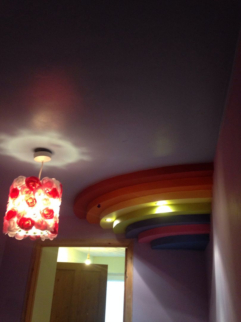 Rainbow ceiling, Lancashire design ceilings Lancashire design ceilings Dormitorios para niños: Diseños y decoración