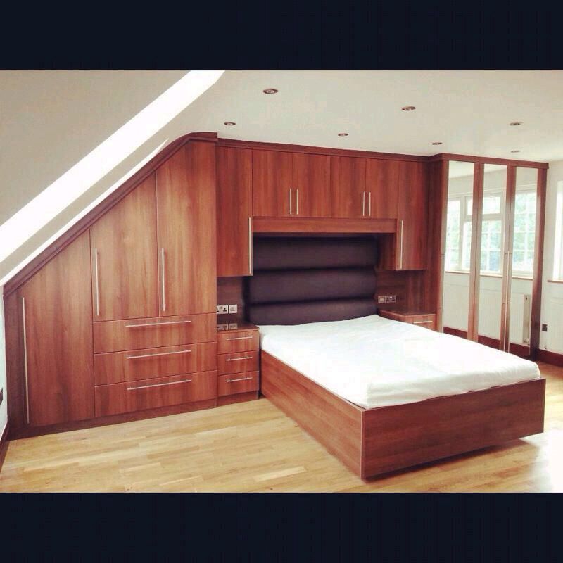 Loft wardrobes , Smiths fitted wardrobes Ltd Smiths fitted wardrobes Ltd Cuartos de estilo moderno Clósets y cómodas