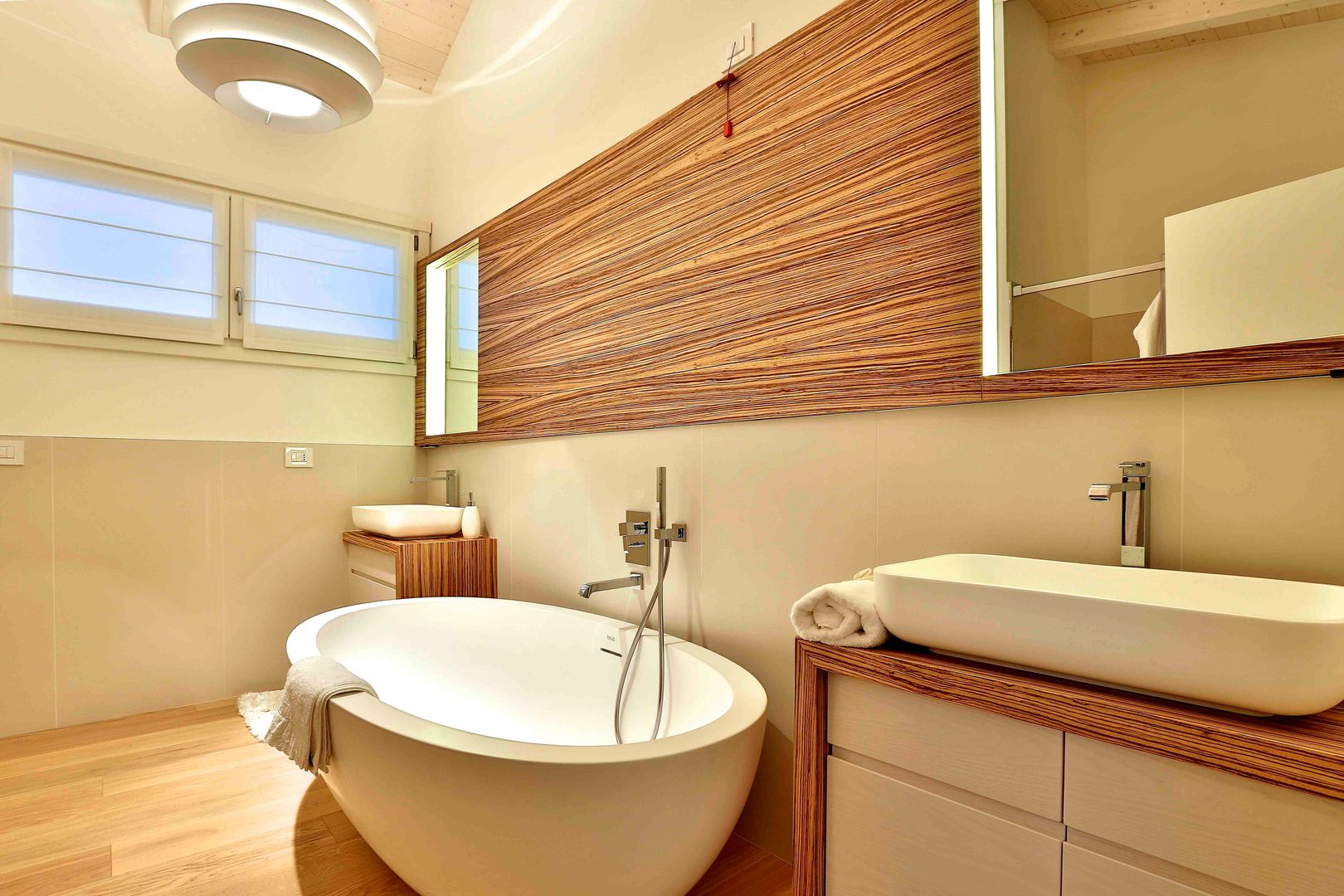 Villa in legno - Cenate (BG), Marlegno Marlegno Modern bathroom لکڑی Wood effect