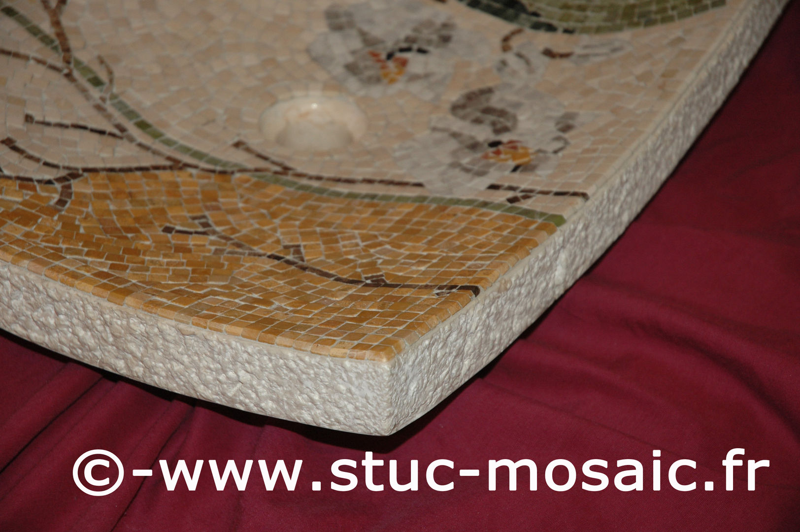 Vasque en pierre naturelle et mosaique, Stuc Mosaic Stuc Mosaic Nowoczesna łazienka Umywalki