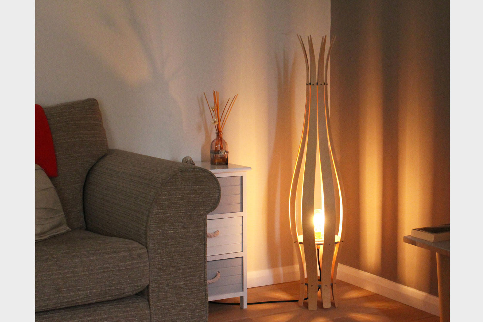 Charmed Floor Lamp M-Dex Design Ausgefallene Wohnzimmer Beleuchtung