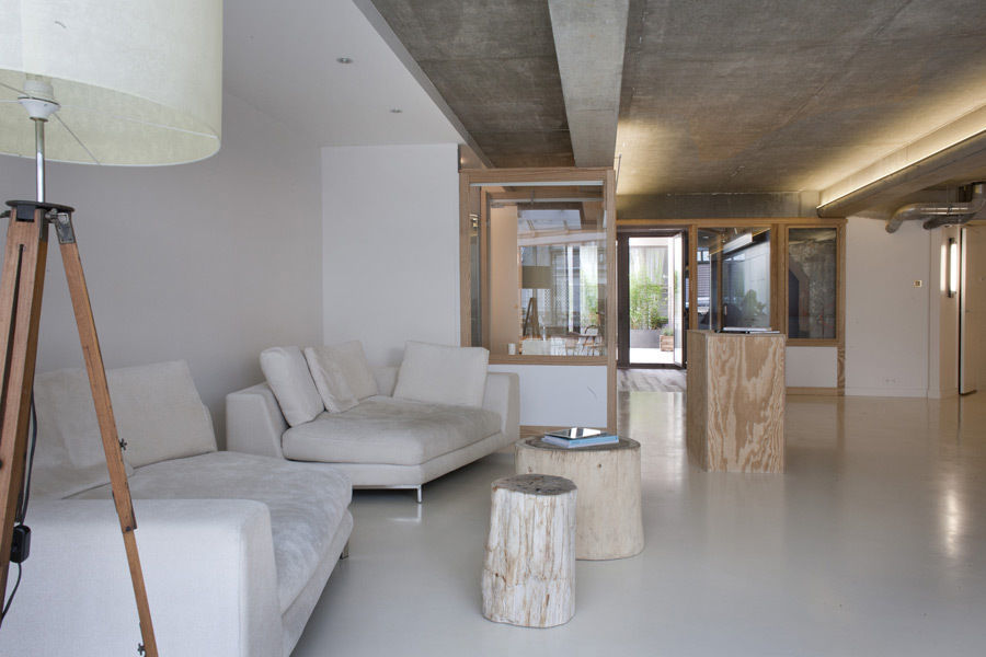 Loft LK, Paris, Olivier Chabaud Archtct Olivier Chabaud Archtct Гостиная в стиле модерн